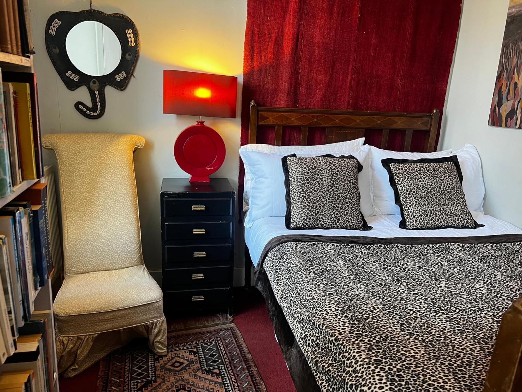 Central Apartment With Parking, Original Art And Antiques Edinburg Exteriör bild
