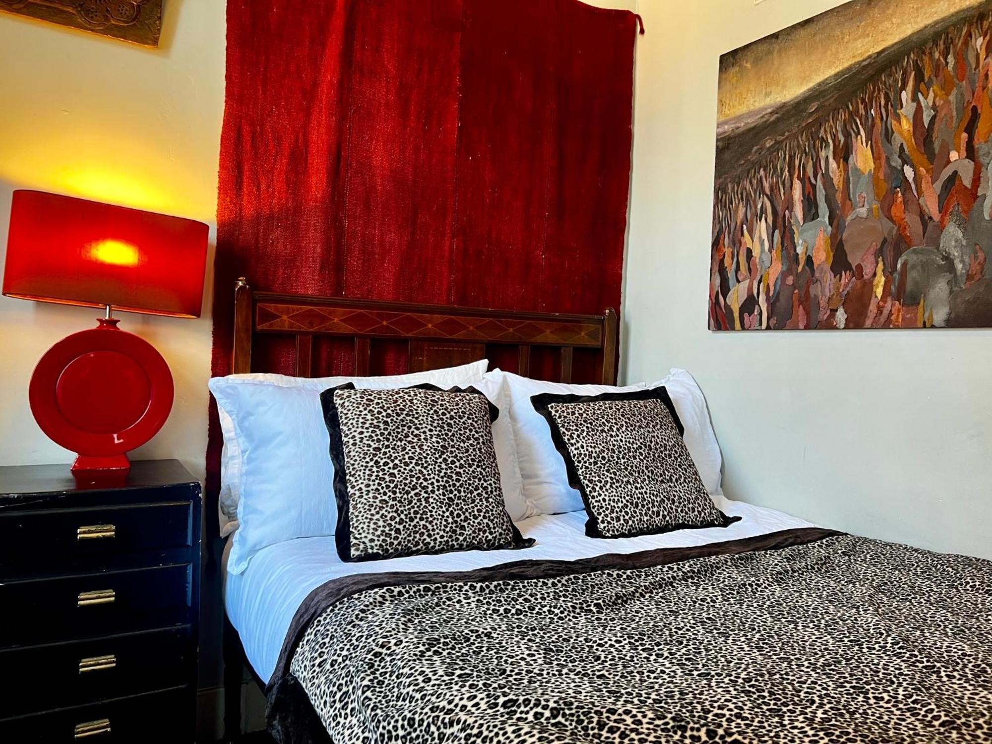 Central Apartment With Parking, Original Art And Antiques Edinburg Exteriör bild